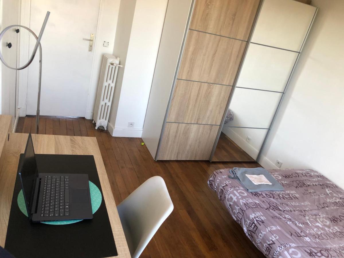 Appartement Tres Calme A 10Mn De Paris - Woman & Couples Only Courbevoie Exterior foto